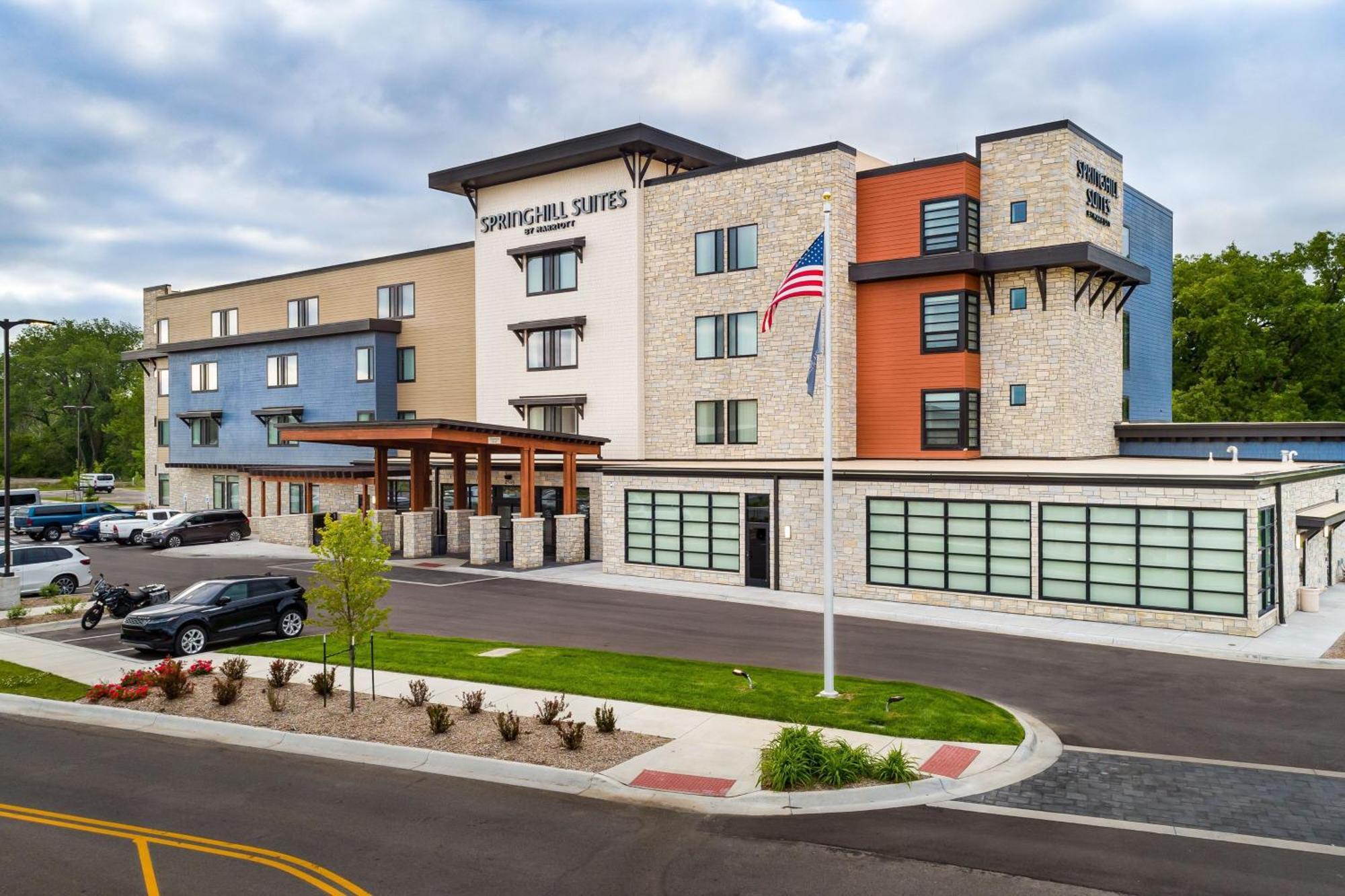 Springhill Suites By Marriott Topeka Southwest Exterior photo